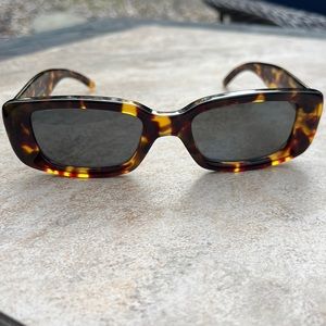 Gucci Rectangle Retro Sunglasses